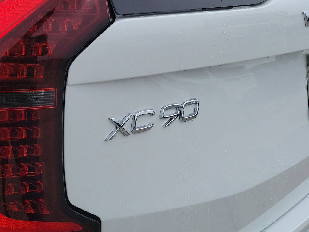 new 2026 Volvo XC90 car, priced at $68,330