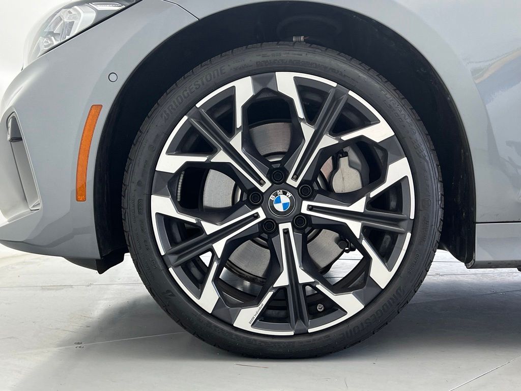 Thumbnail: 2025 BMW 3 Series - 23
