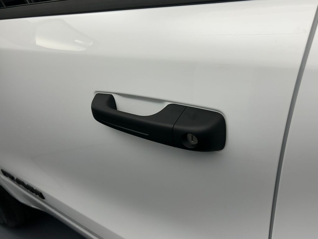 New 2026 Bright White Clearcoat Ram Tradesman image 24