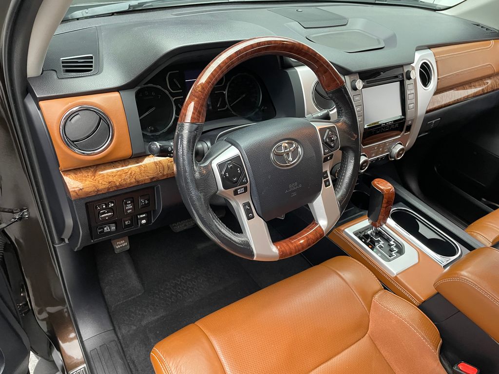 Thumbnail: 2018 Toyota Tundra - 11