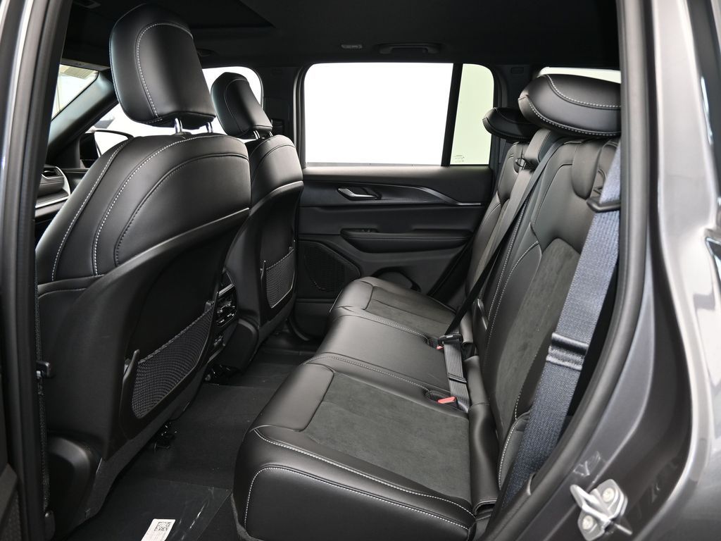 New 2025 Baltic Gray Metallic Clearcoat Jeep Altitude X image 28