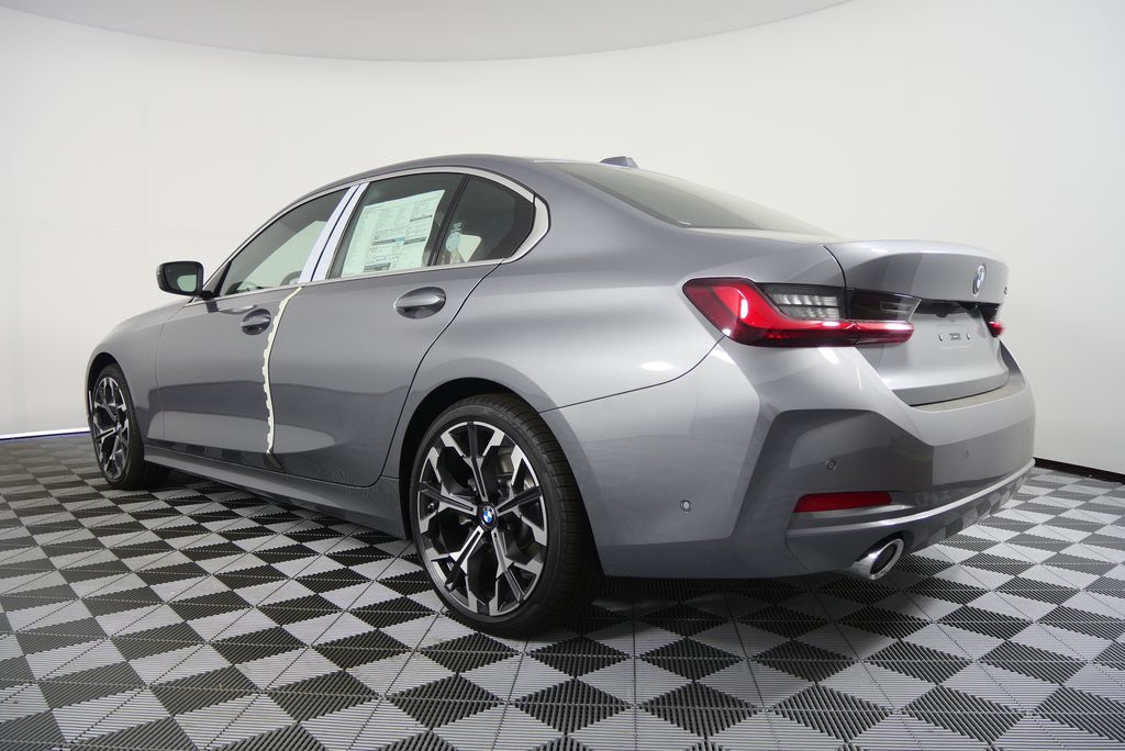 Thumbnail: 2026 BMW 3 Series - 5