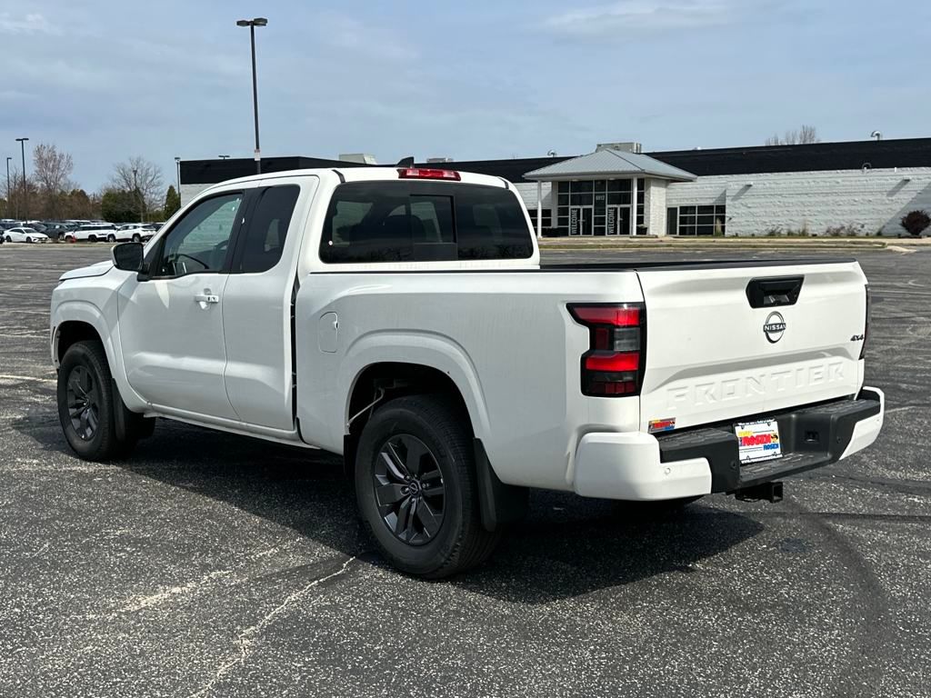 2025 Nissan Frontier SV photo