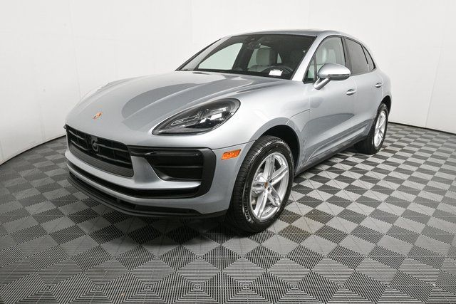 2025 Porsche Macan AWD