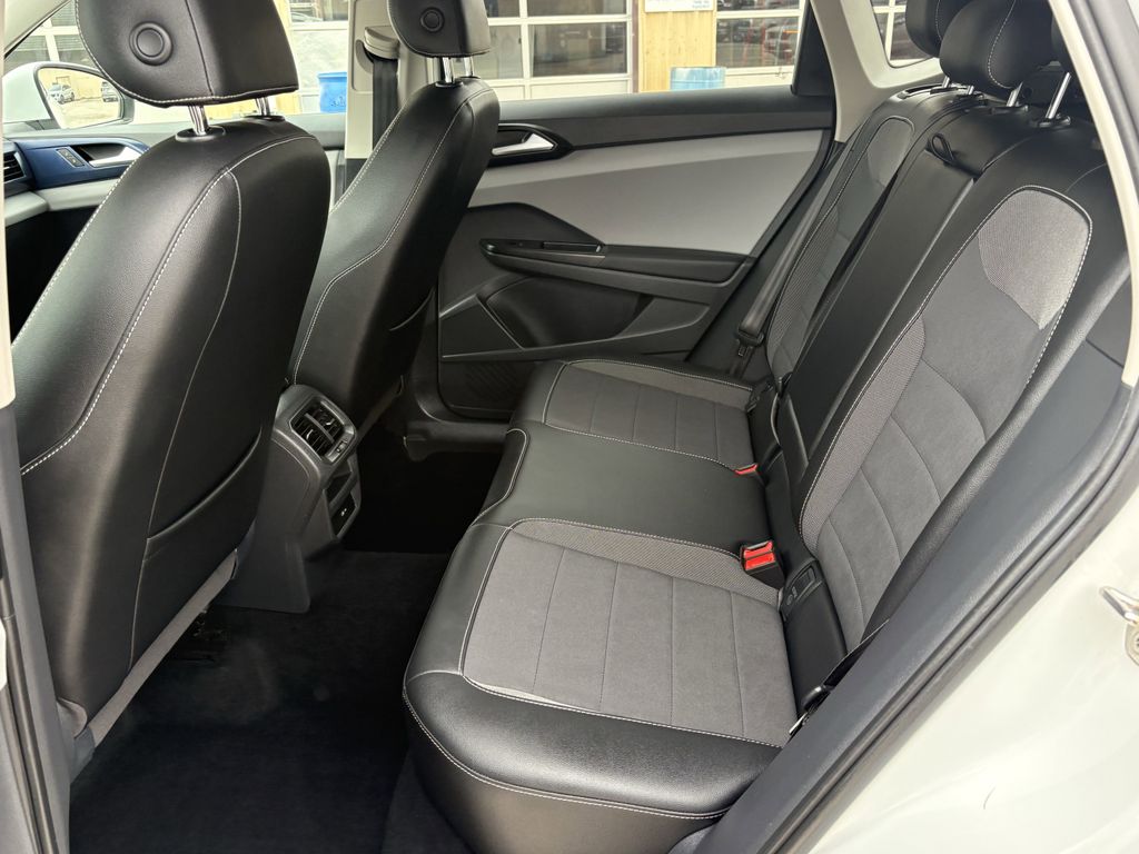 2022 Volkswagen Taos 1.5T SE White at DeMontrond Auto Country