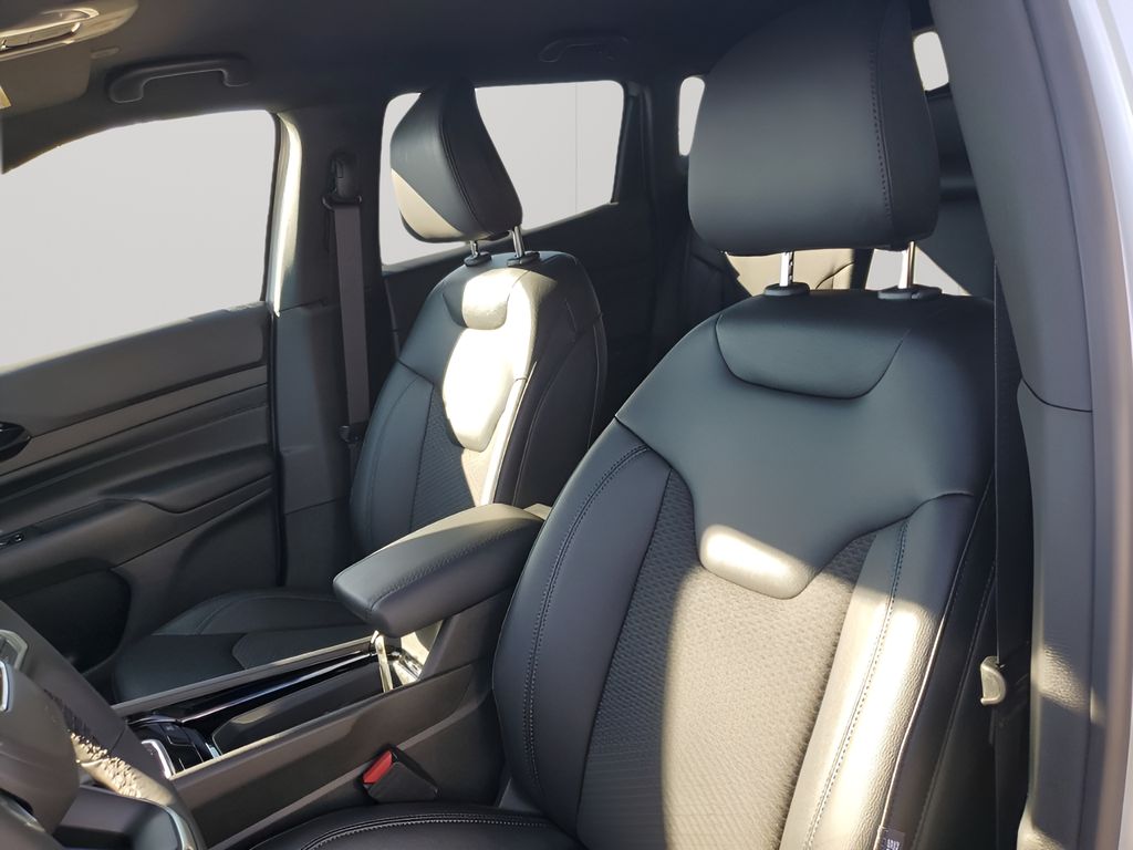 New 2026 Silver Jeep  image 27