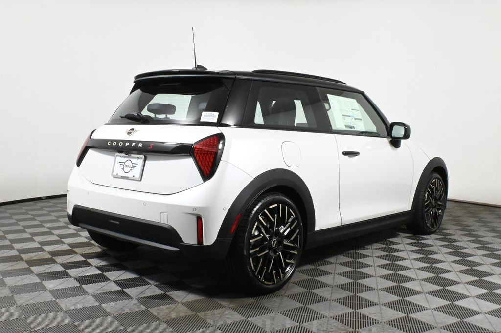 2025 MINI Cooper S 7