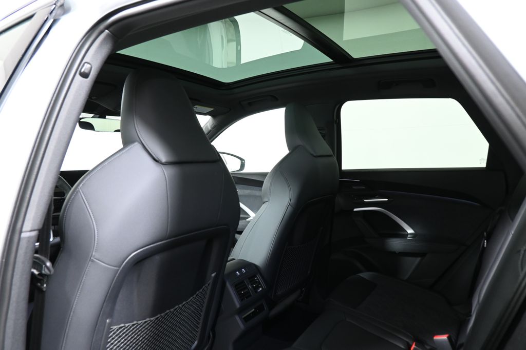 Thumbnail: 2025 Audi SQ5 - 27