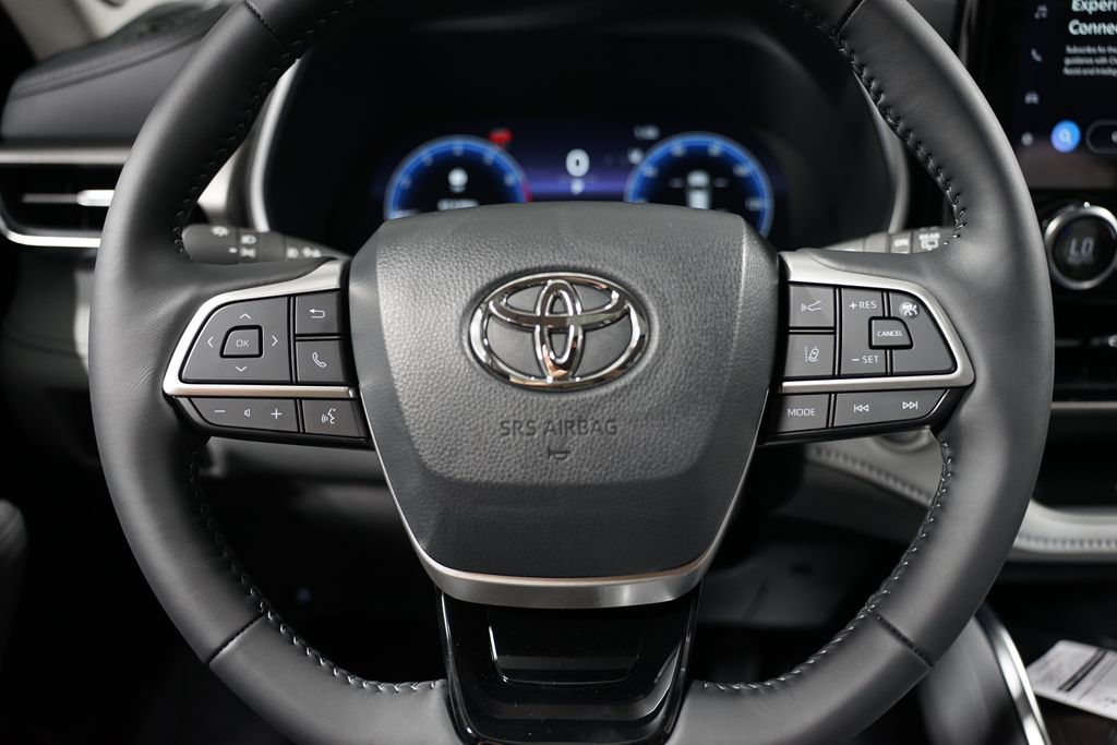 2025 Toyota Highlander Limited 12