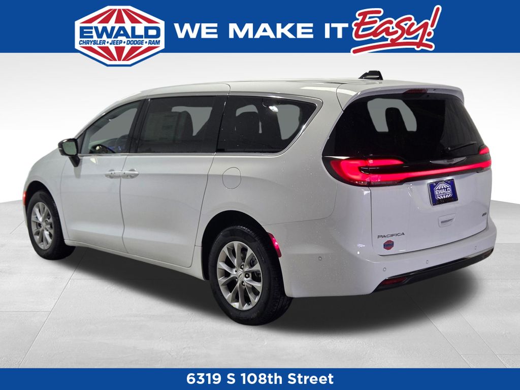 2025 Chrysler Pacifica  photo