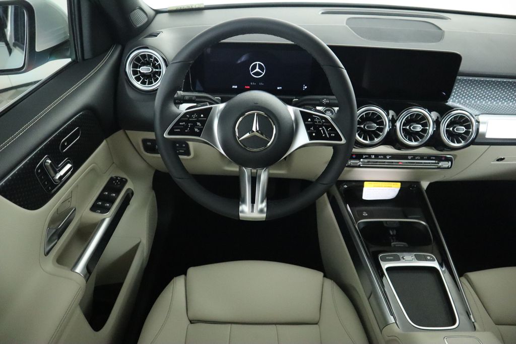 Thumbnail: 2025 Mercedes-Benz GLB - 10