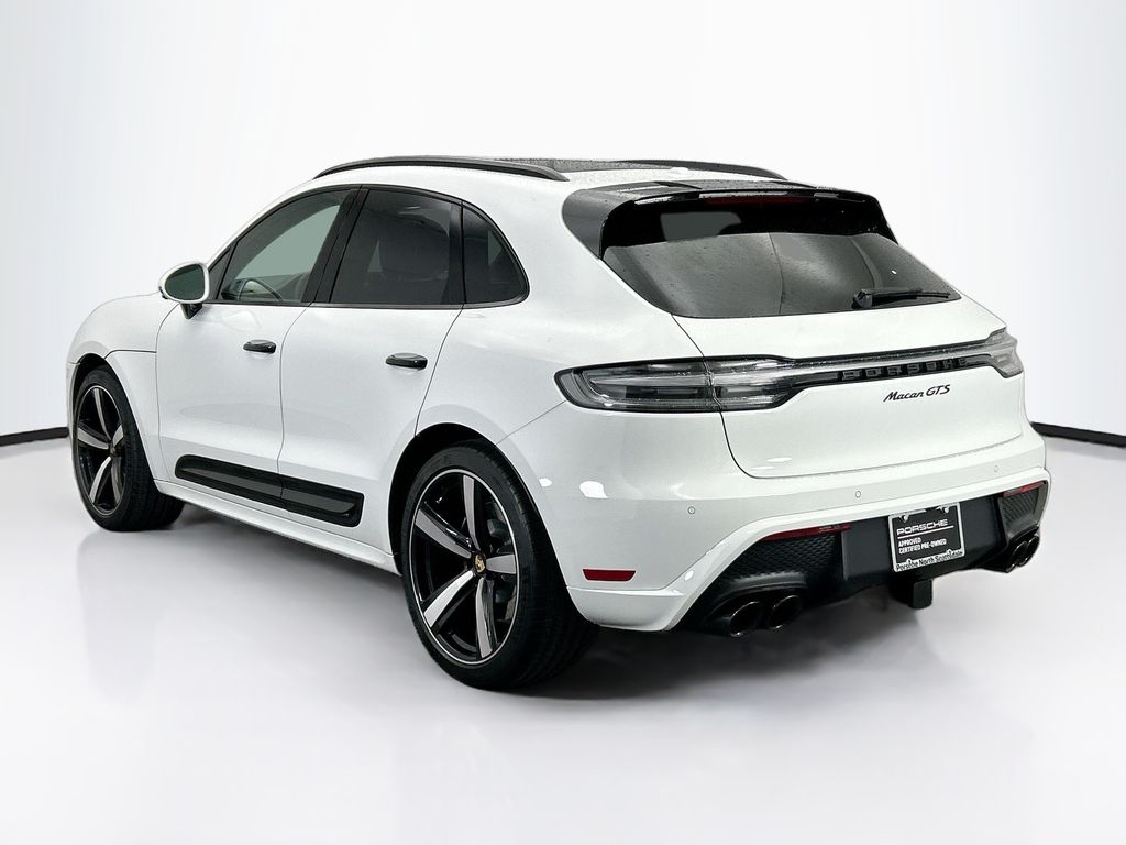 Thumbnail: 2026 Porsche Macan - 3