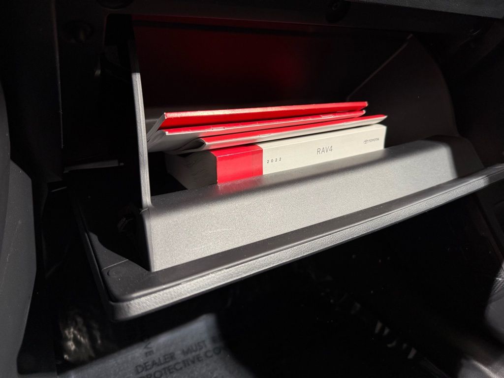 Thumbnail: 2022 Toyota RAV4 - 28