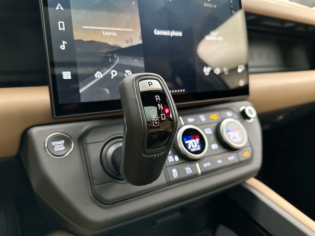 Thumbnail: 2026 Land Rover Defender - 25