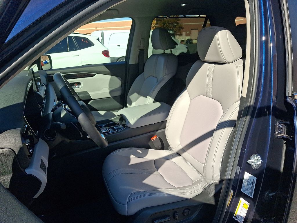 Thumbnail: 2025 Honda Pilot - 13