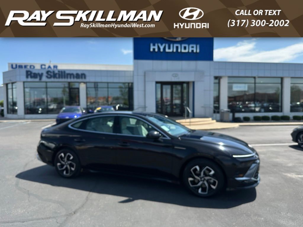 Onyx Black 2024 Hyundai Sonata Sedan Front-Wheel Drive 8-Speed Automatic