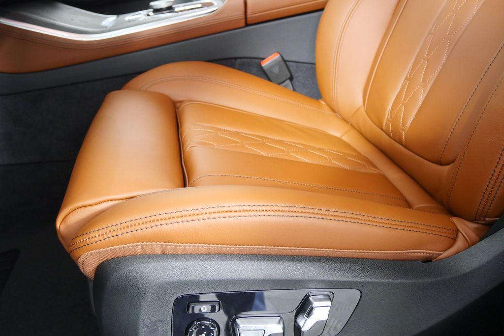 Thumbnail: 2026 BMW X5 - 10