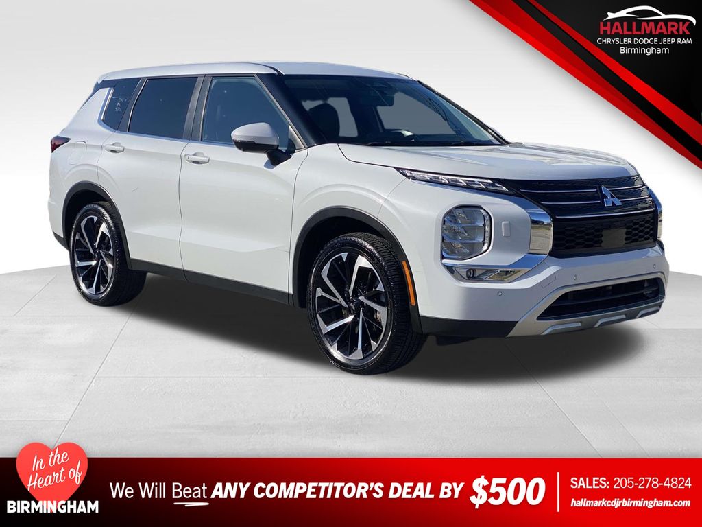 2024 Mitsubishi Outlander SE's photo