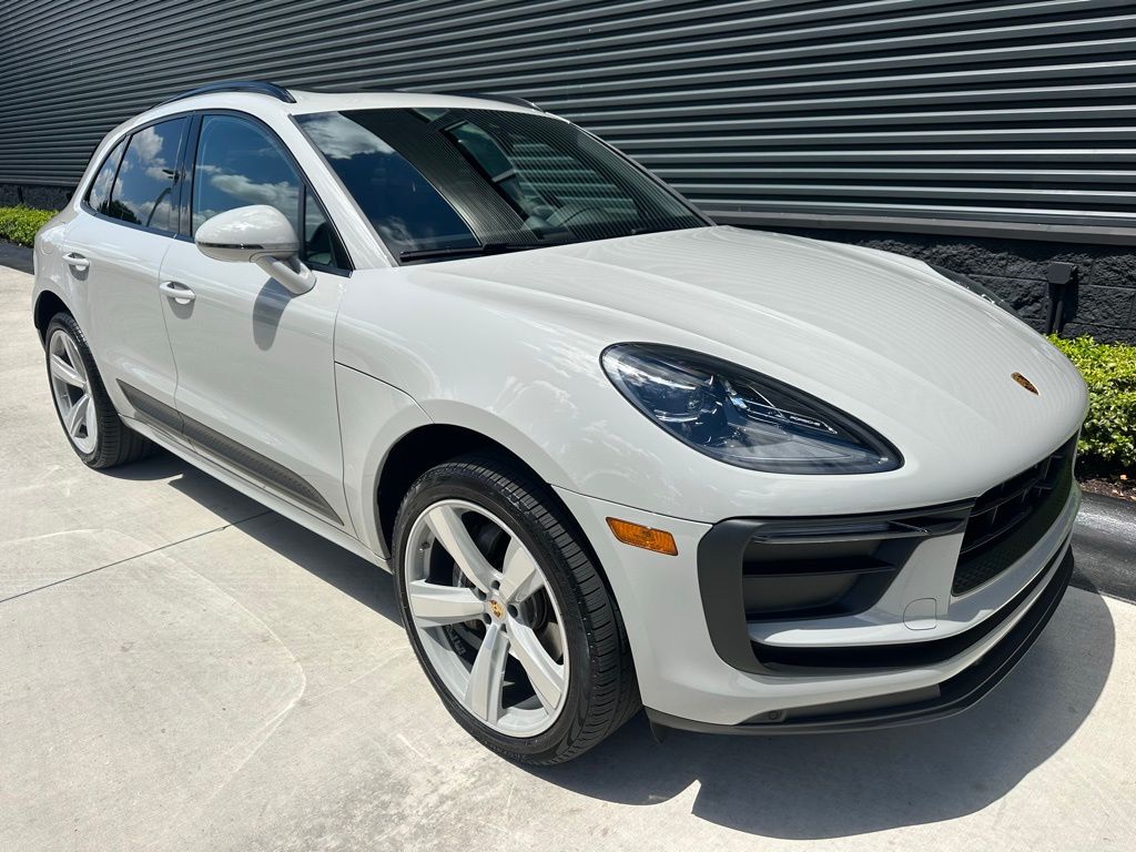 Thumbnail: 2023 Porsche Macan - 11