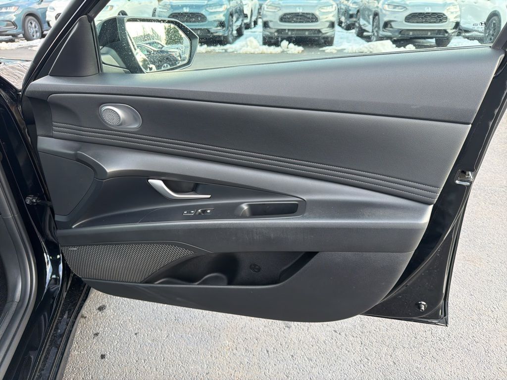 Thumbnail: 2023 Hyundai Elantra - 26