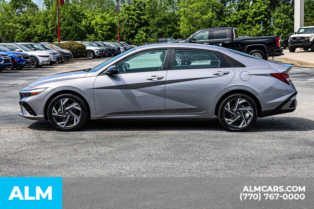 Used 2025 Silver Hyundai SEL Sport image 9