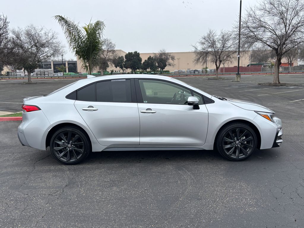 Thumbnail: 2025 Toyota Corolla - 4