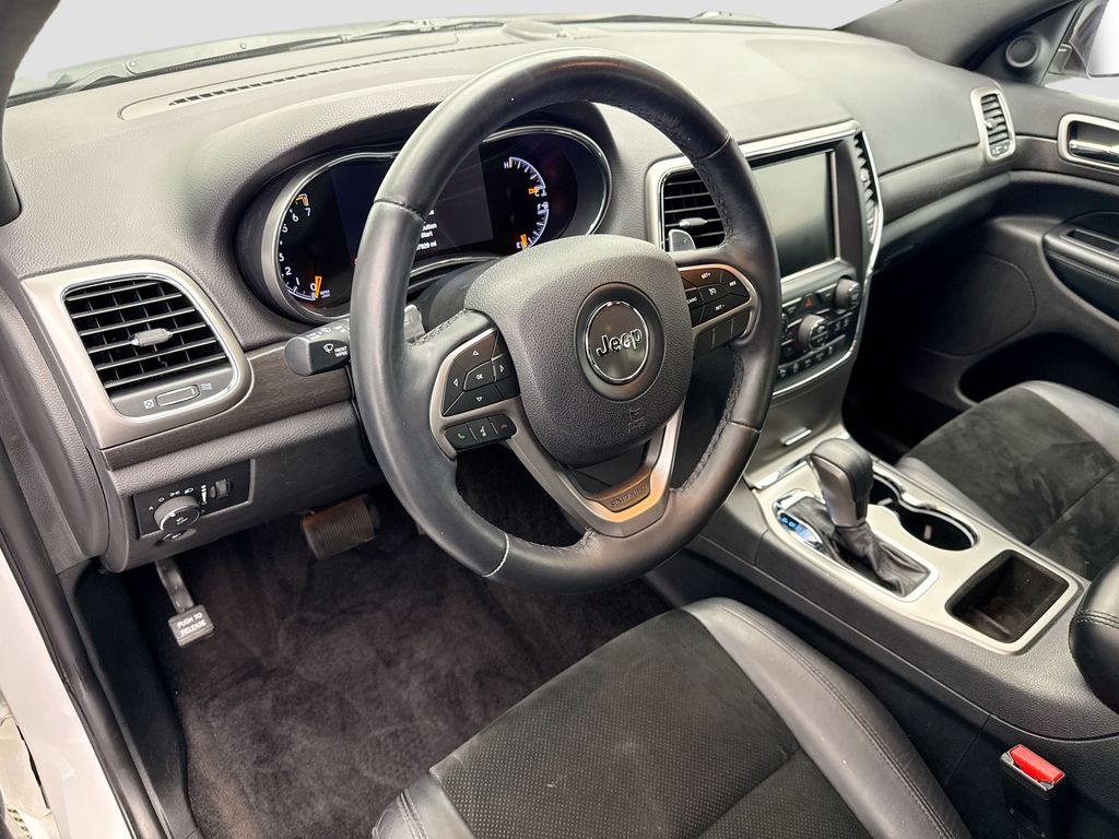 Thumbnail: 2017 Jeep Grand Cherokee - 9