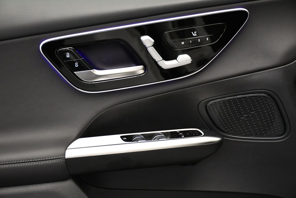 Thumbnail: 2026 Mercedes-Benz GLC - 32