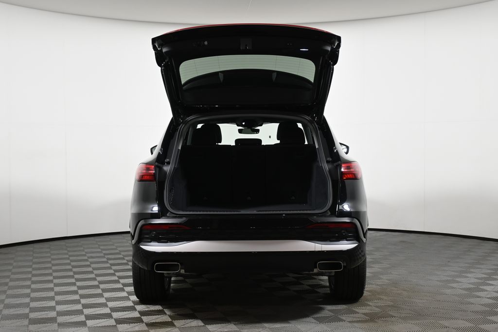 Thumbnail: 2025 Audi Q5 - 30