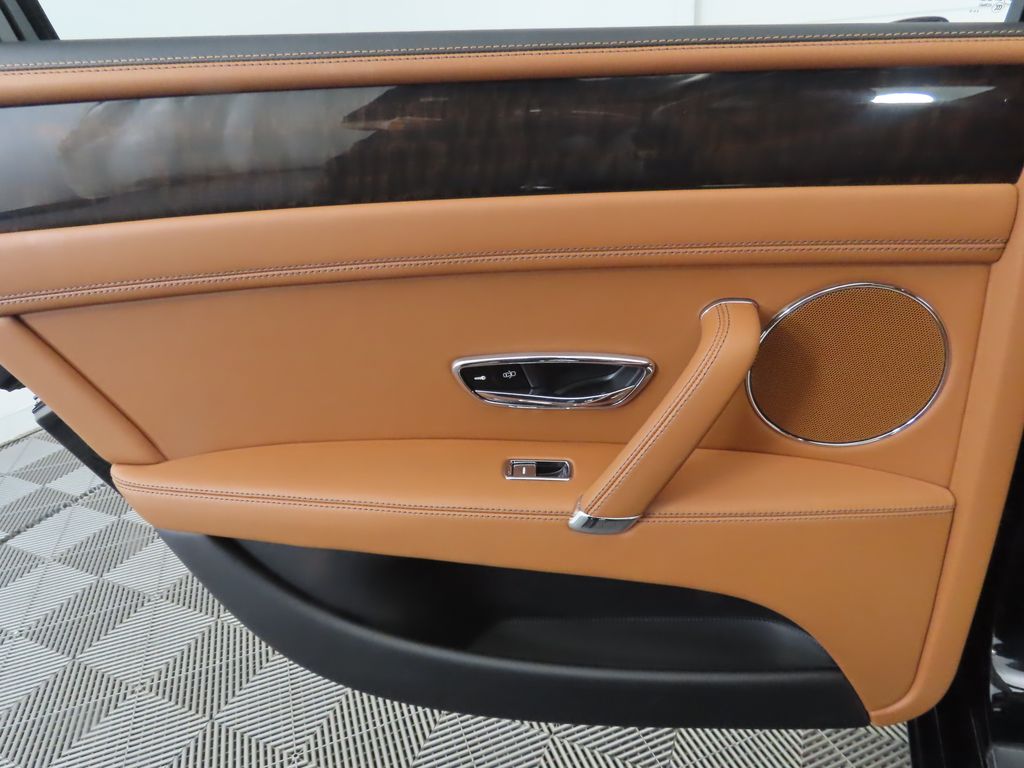 Thumbnail: 2018 Bentley Flying Spur - 26