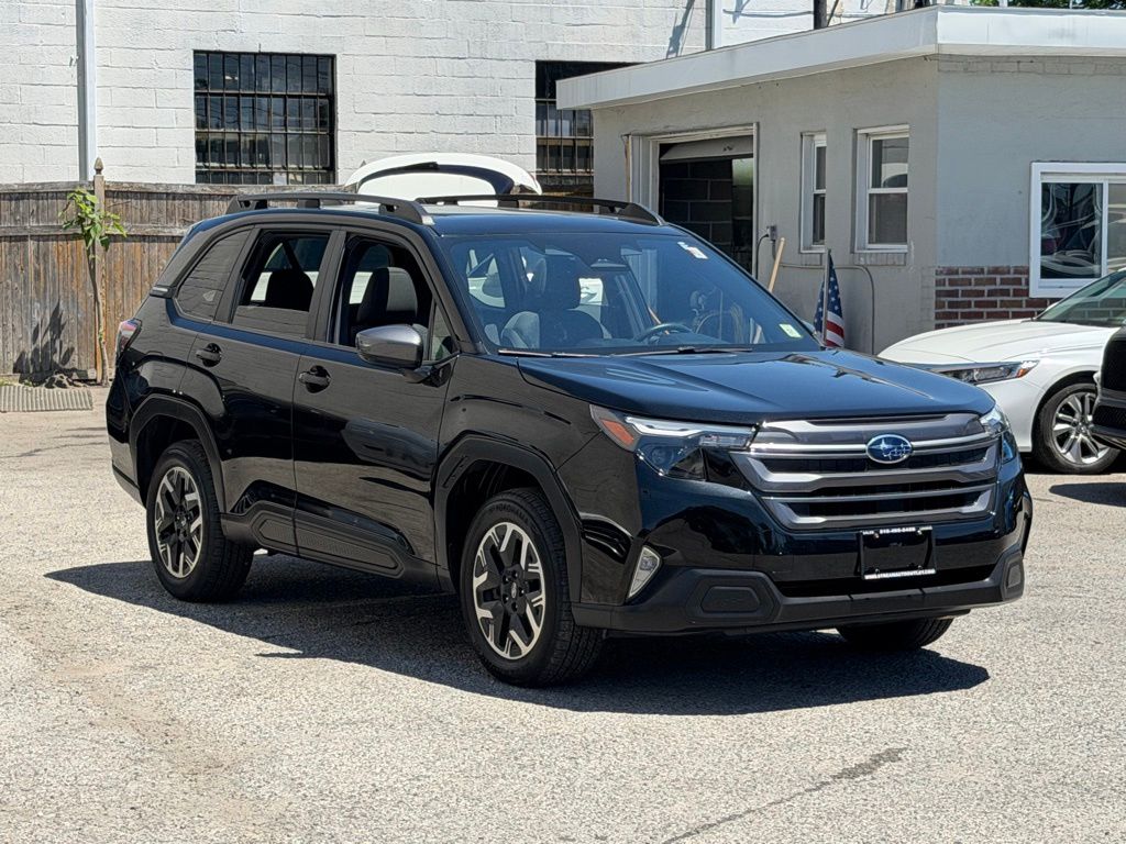 2025 Subaru Forester Premium's photo