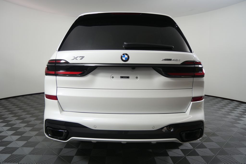 Thumbnail: 2026 BMW X7 - 4