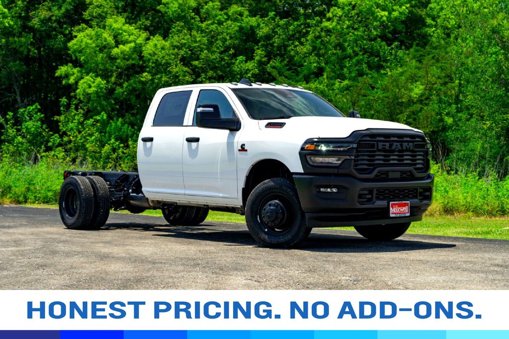 Bright White Clearcoat 2026 RAM 3500 Chassis Pickup Truck Four-Wheel Drive 8-Speed Automatic