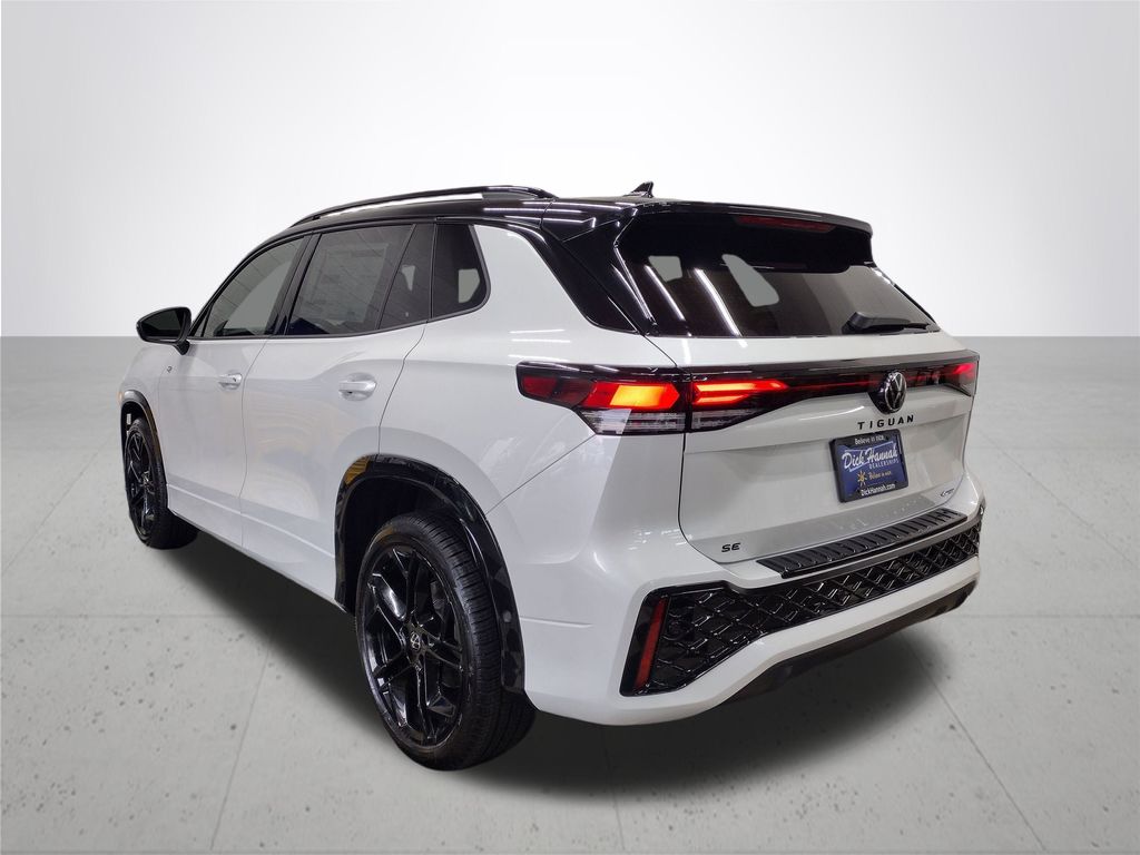 2025 Volkswagen Tiguan 2.0T SE R-Line Black