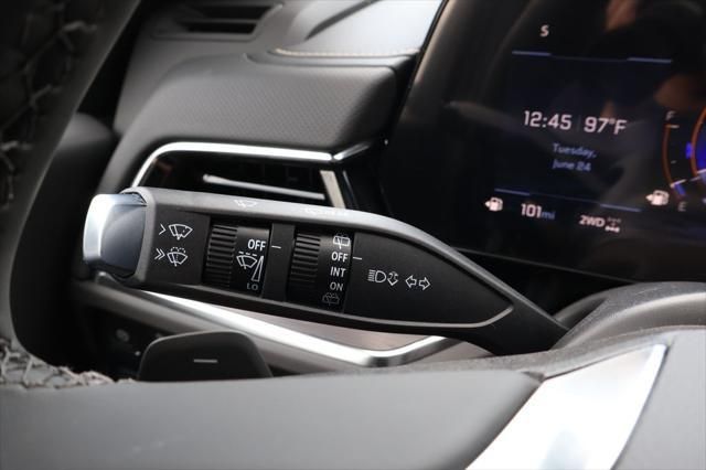 Thumbnail: 2025 Chevrolet Suburban - 25