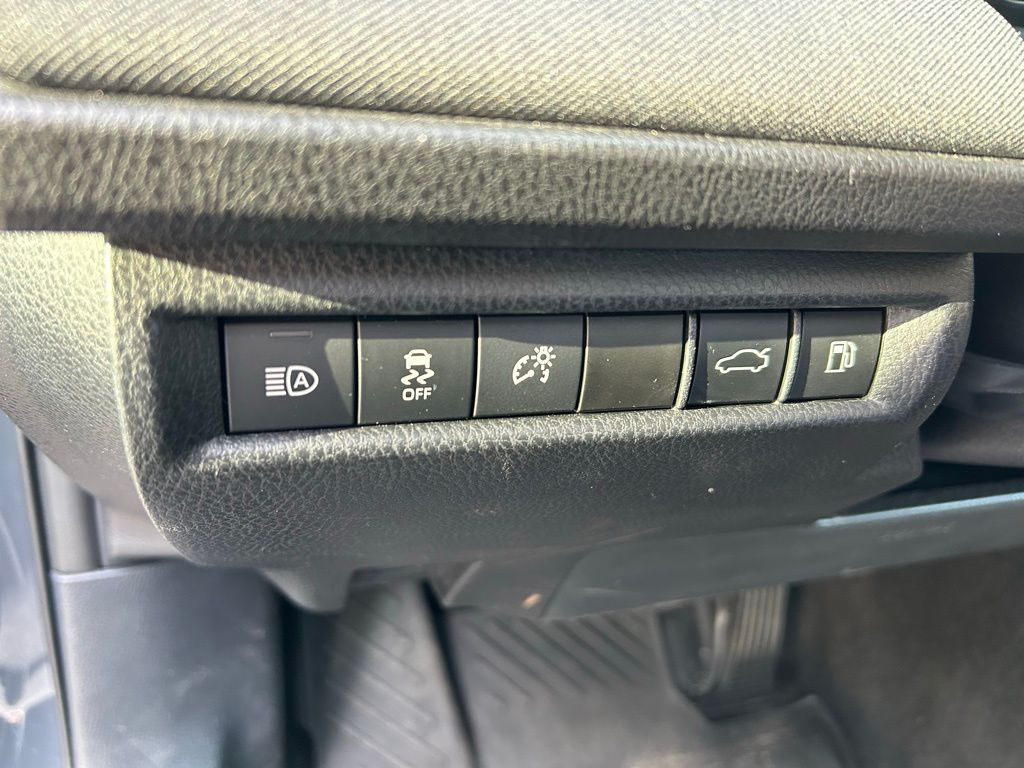 Thumbnail: 2025 Toyota Camry - 17