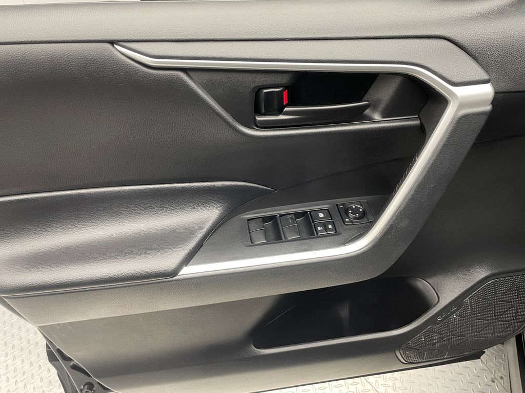 Thumbnail: 2023 Toyota RAV4 - 9