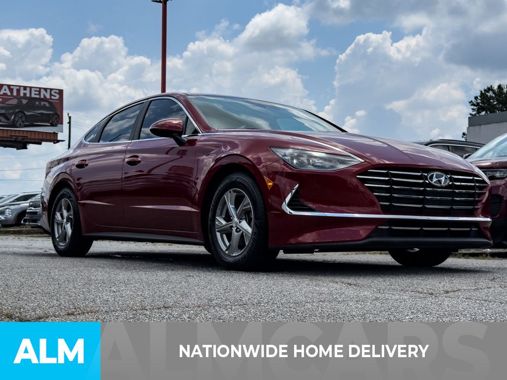 Used 2023 Red Hyundai SE image 4