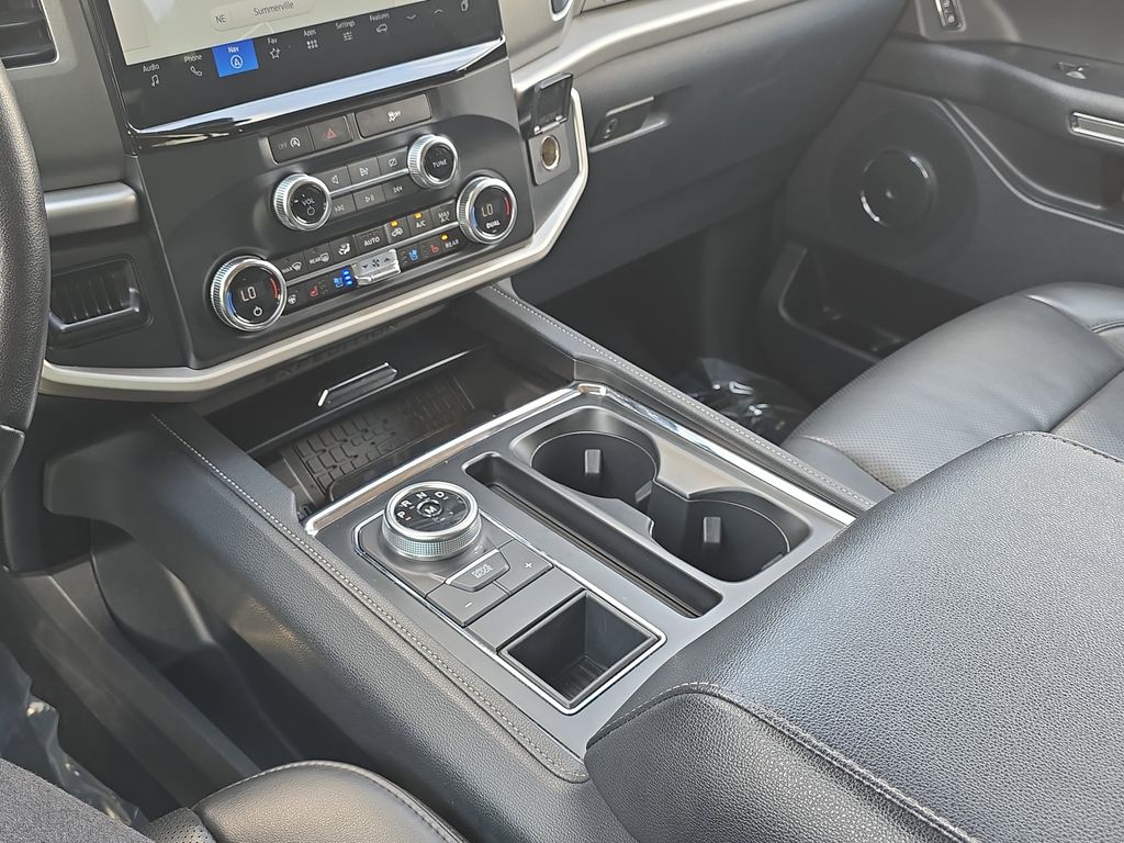 2024 Black Metallic Ford Expedition Max XLT RWD SUV
