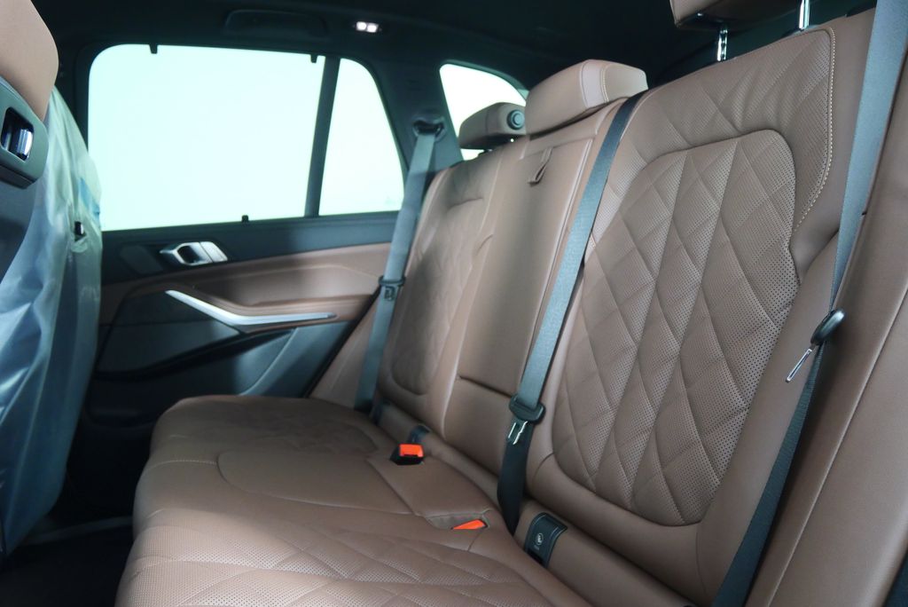 Thumbnail: 2026 BMW X5 - 13