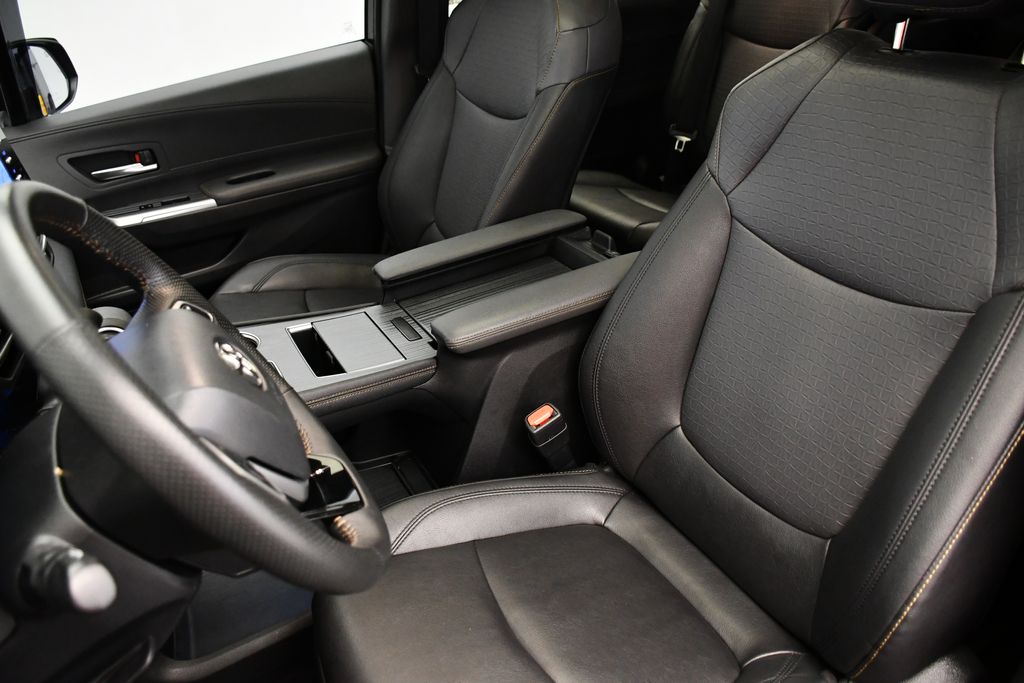 2023 Toyota Sienna XSE 31