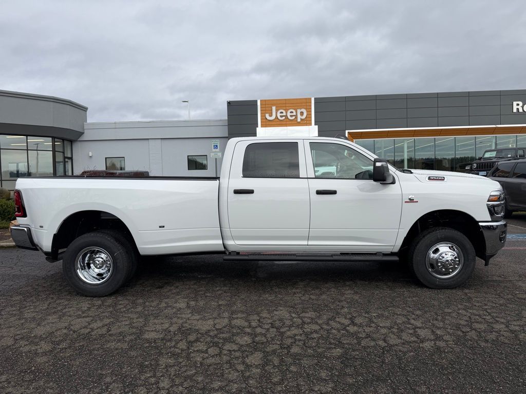 2026 RAM 3500 Tradesman - Photo 9