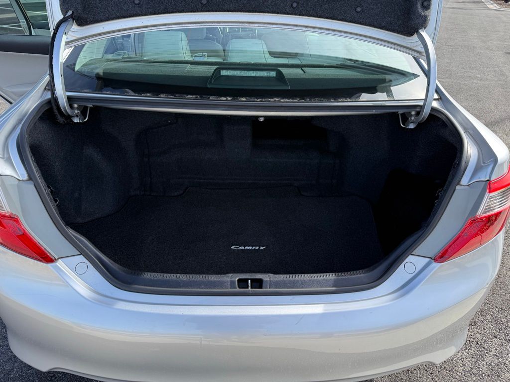 Thumbnail: 2012 Toyota Camry - 26