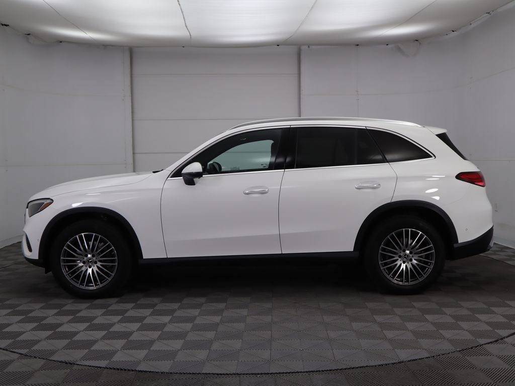 Thumbnail: 2025 Mercedes-Benz GLC - 8