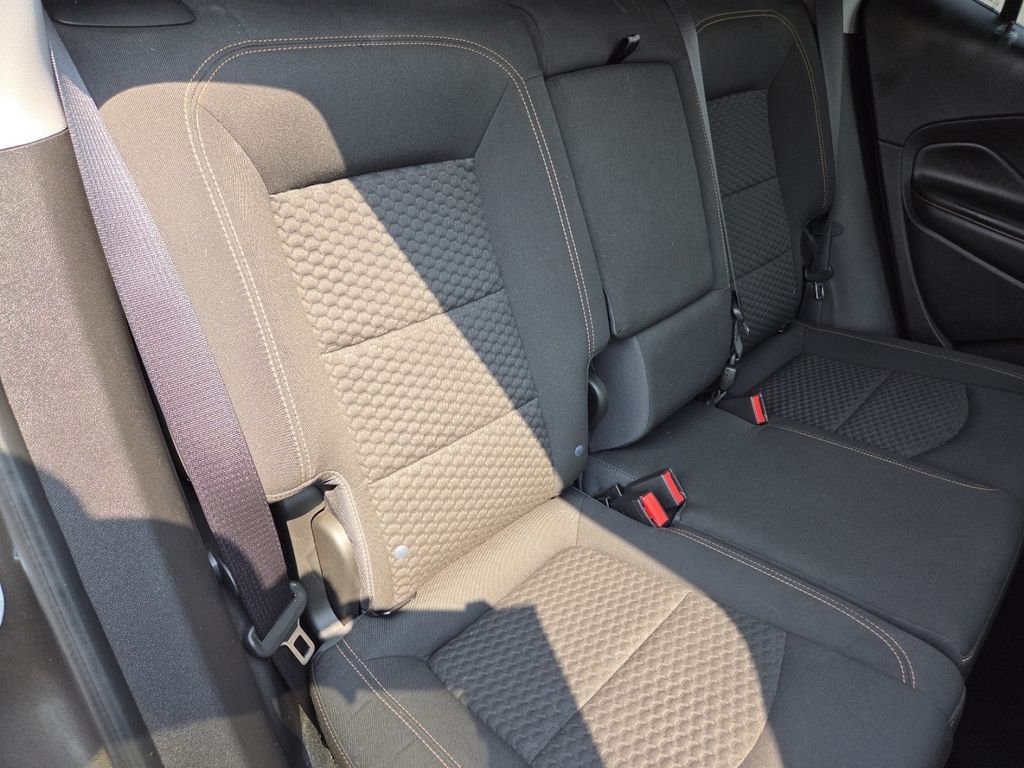 Used 2020 Gray GMC SLE image 22