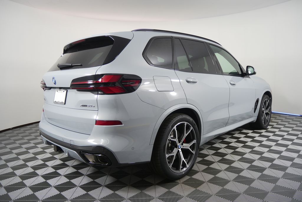 Thumbnail: 2026 BMW X5 - 3