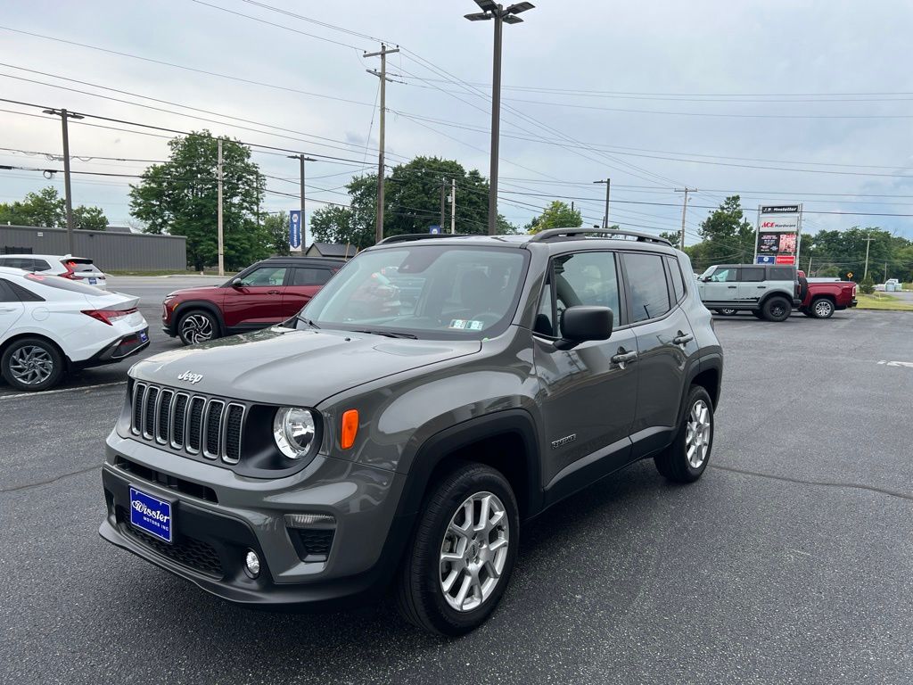 Sting-Gray Clearcoat 2022 Jeep Renegade SUV / Crossover Four-Wheel Drive 9-Speed Automatic