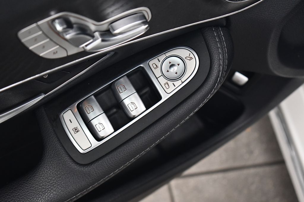 Thumbnail: 2017 Mercedes-Benz C-Class - 16