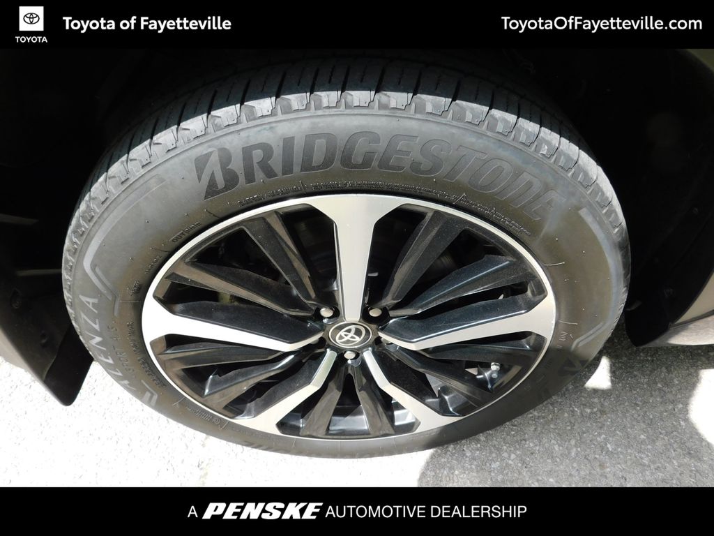 2022 Toyota Highlander XSE 9