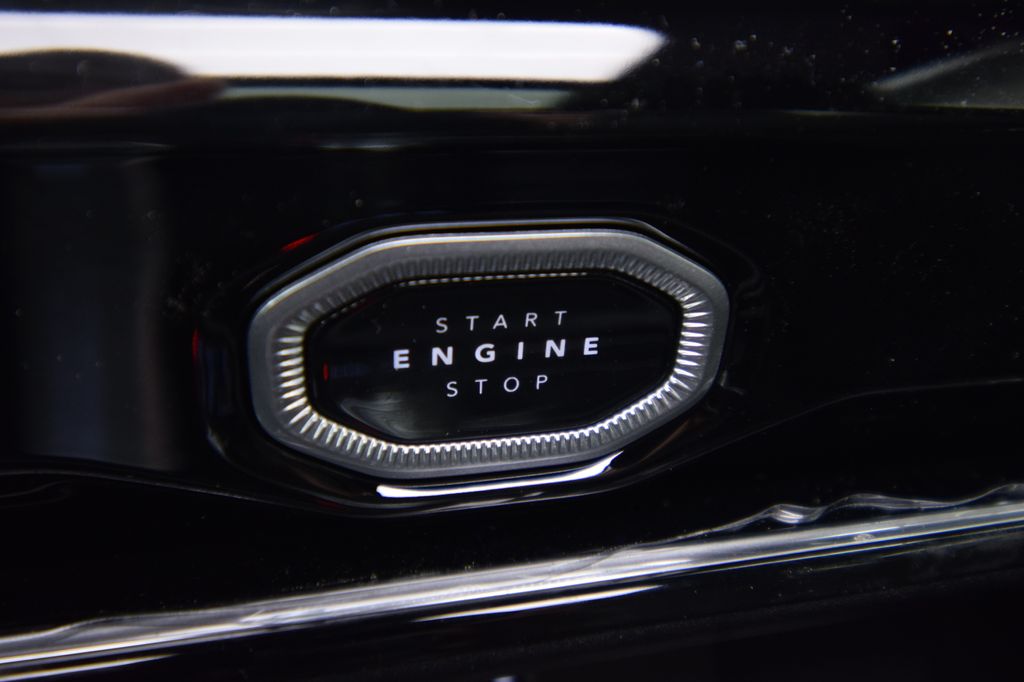 new 2026 Jeep Grand Cherokee car, priced at $47,806